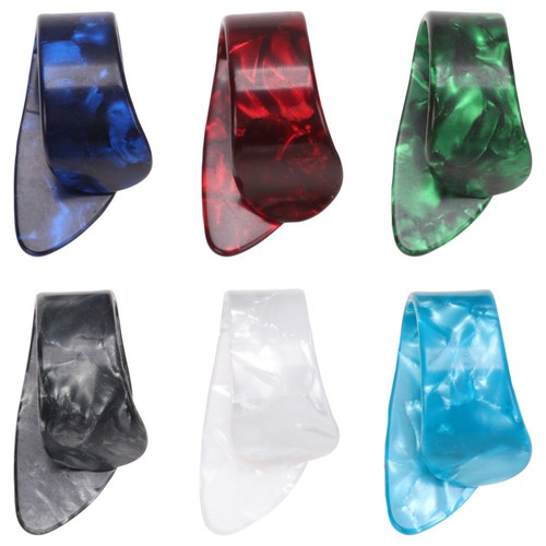 Assorted color guitar picks - color,
