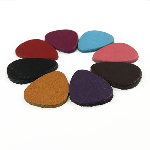Leather guitar picks x20 - leather,